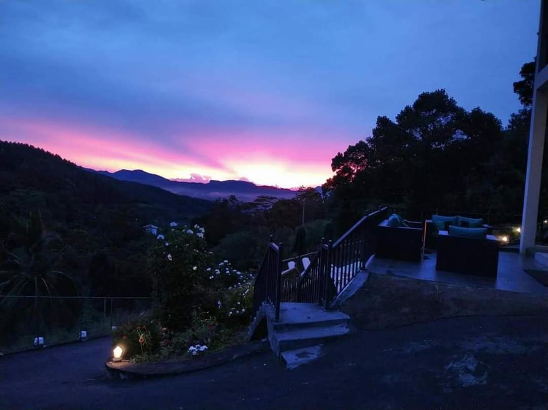 The Grand Hills Bed & Breakfast Kandy Exterior photo