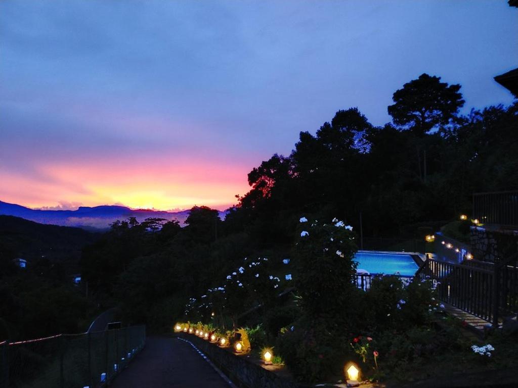 The Grand Hills Bed & Breakfast Kandy Exterior photo